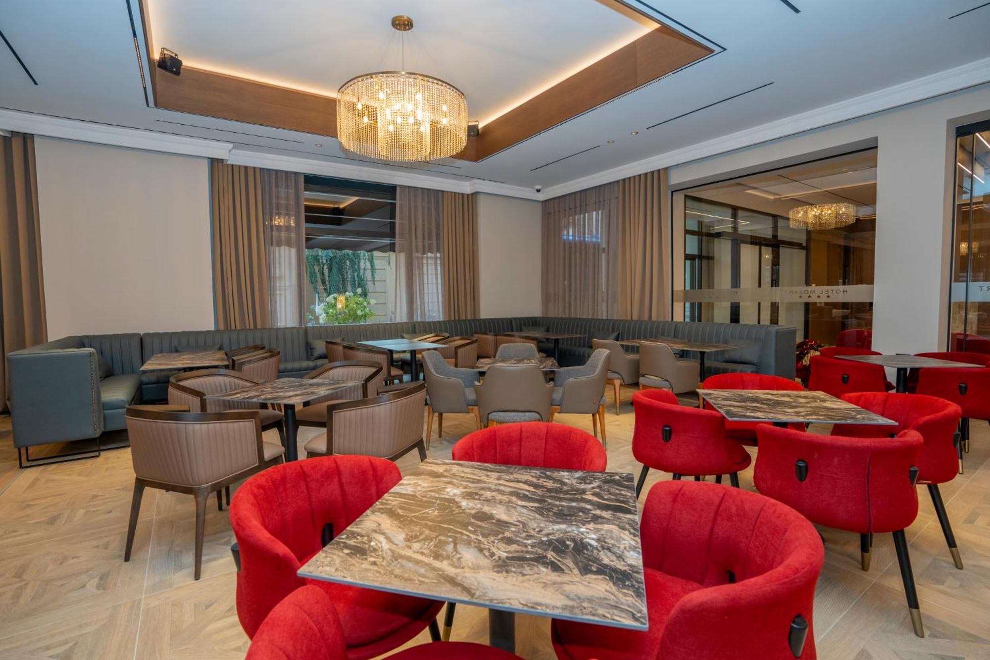 Hotel Mozart Shkoder Ngoại thất bức ảnh