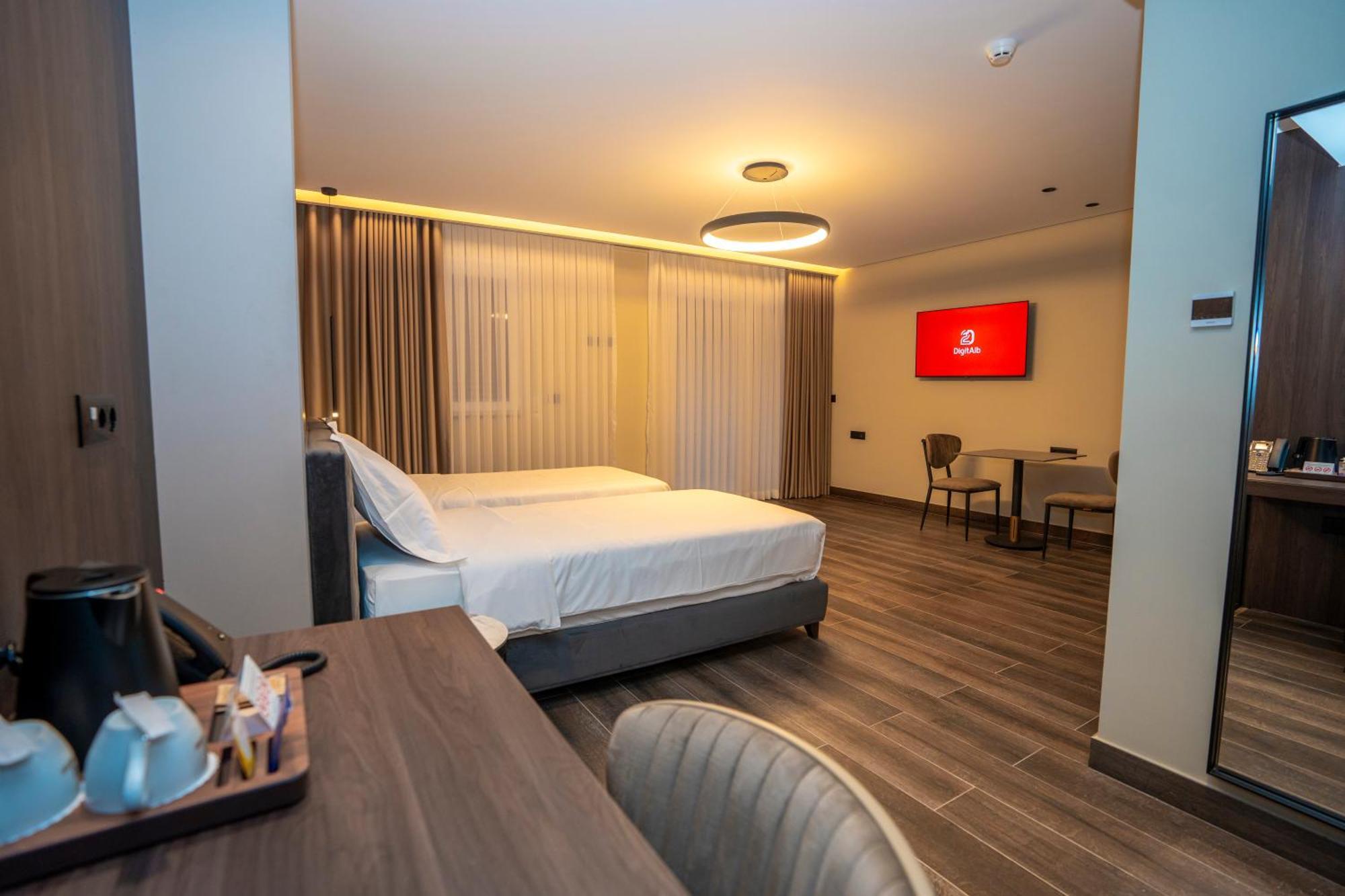 Hotel Mozart Shkoder Ngoại thất bức ảnh