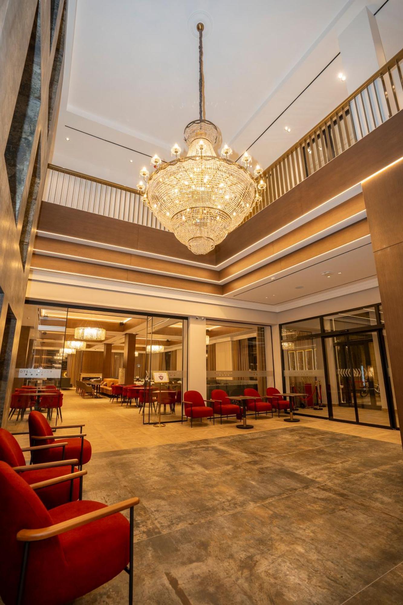 Hotel Mozart Shkoder Ngoại thất bức ảnh