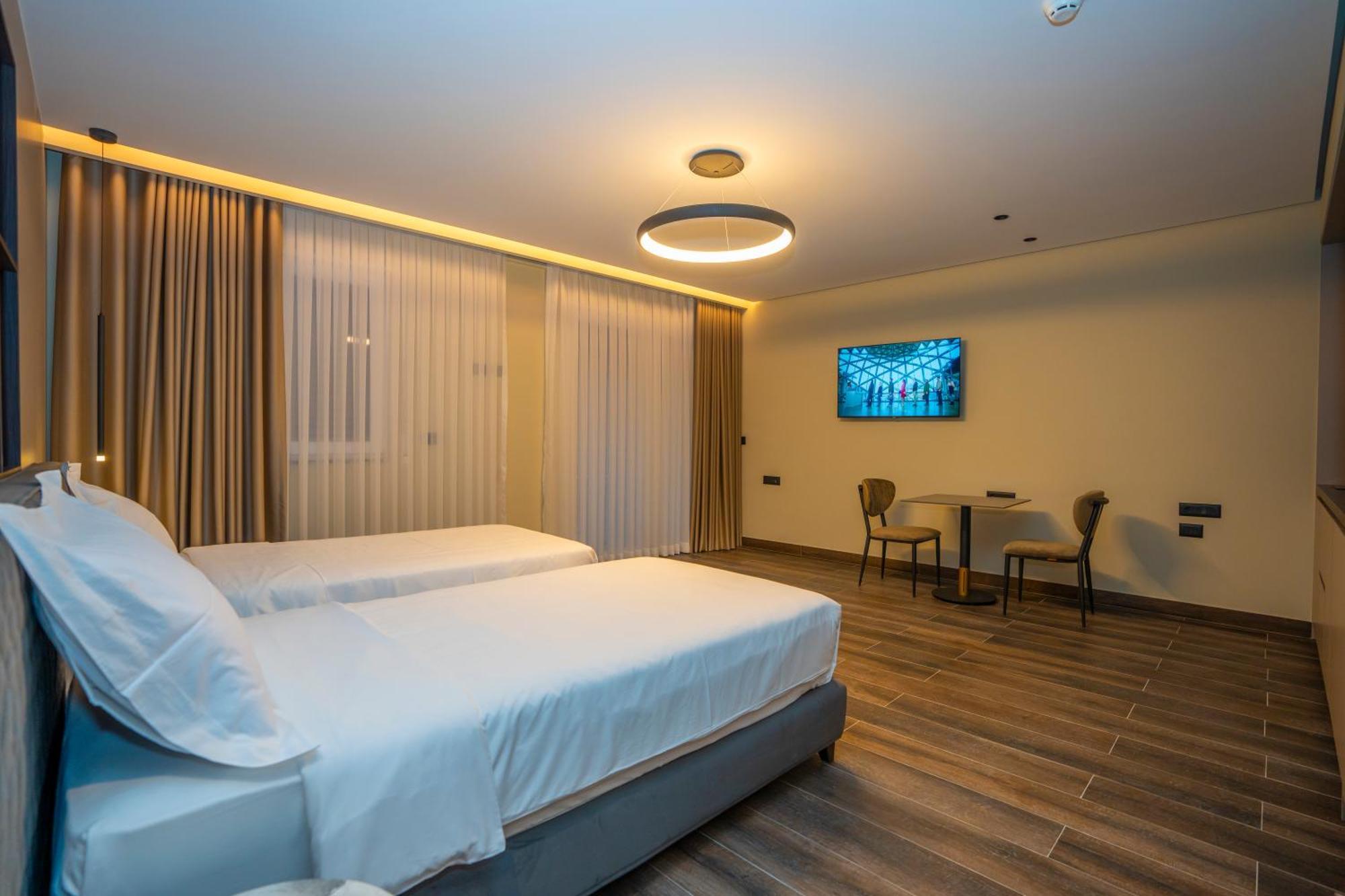 Hotel Mozart Shkoder Ngoại thất bức ảnh