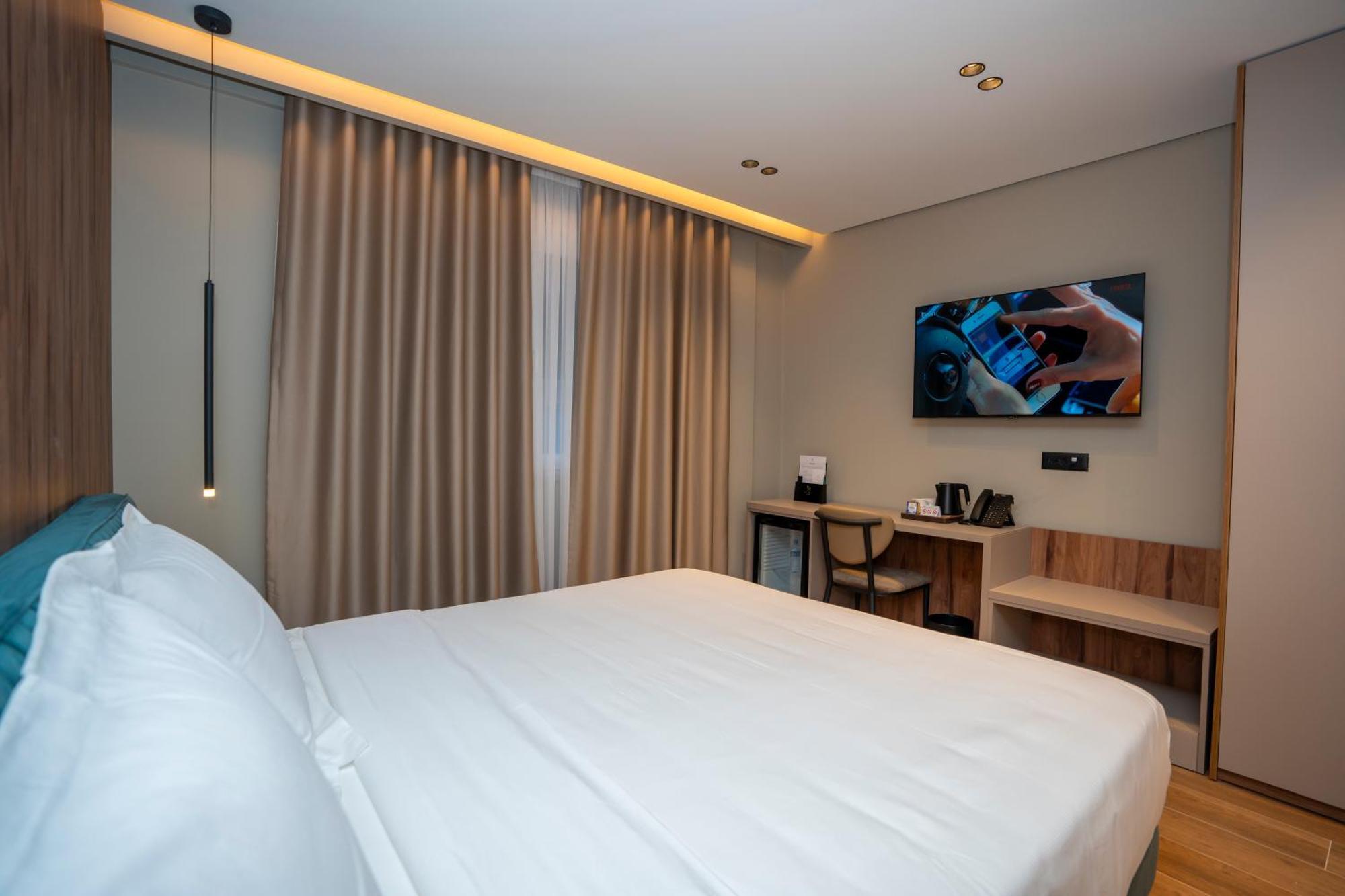 Hotel Mozart Shkoder Ngoại thất bức ảnh